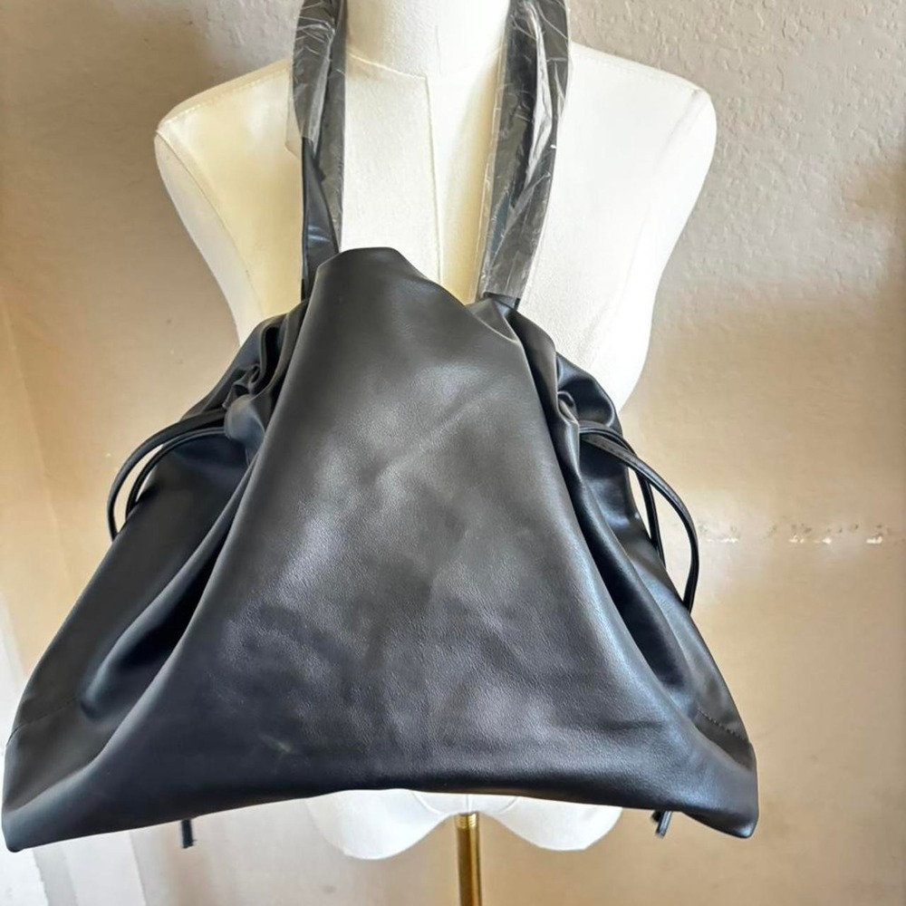Carolina Herrera Black Leather Halter Bag - Picture 4 of 4
